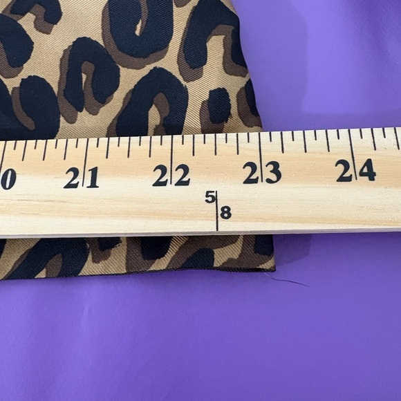 Louis Vuitton Infinity Scarf New Authentic - Picture 7 of 12